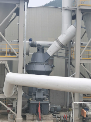 Moulin de meulage adapté aux besoins du client de scories de kaolin dans l'usine