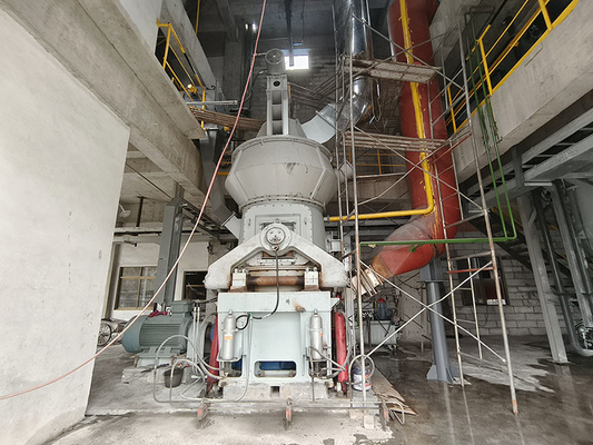 Le moulin vertical de charbon de rouleau de meulage de rendement élevé a adapté aux besoins du client